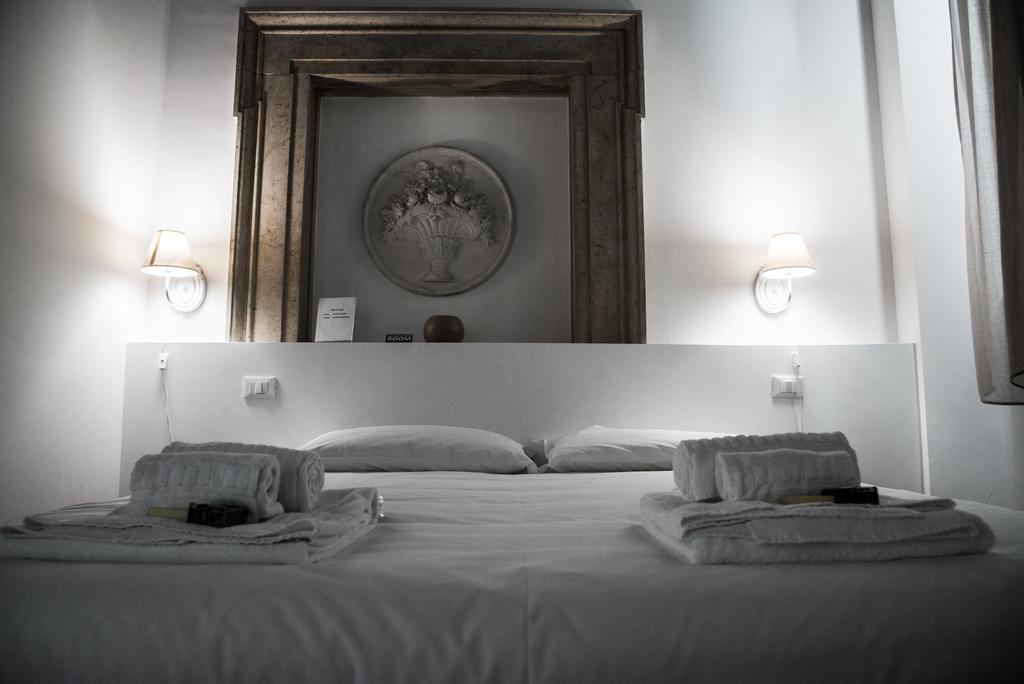 Flowers Apartments Rom Zimmer foto