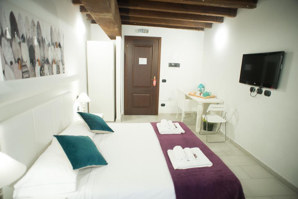 Flowers Apartments Rom Zimmer foto